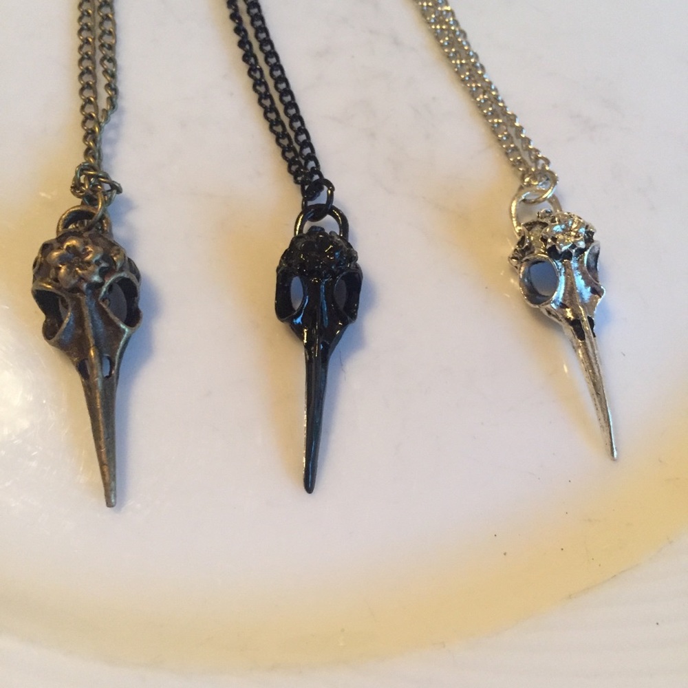 π Awesome raven bird skeleton skull necklace available in various colors π - Picture 2 of 4